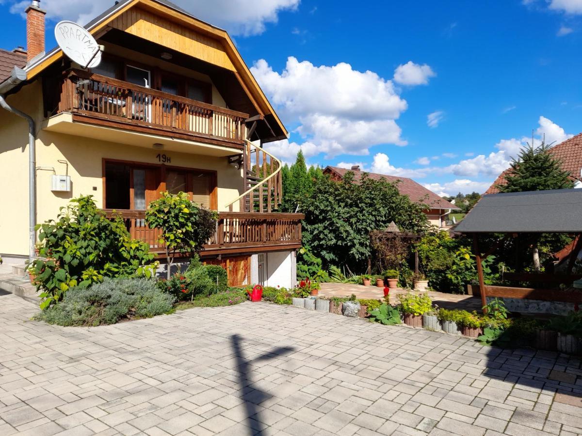 Harmonia Vendeghaz 100 Meterre Az Igali Gyogyfuerdotol Appartement Buitenkant foto