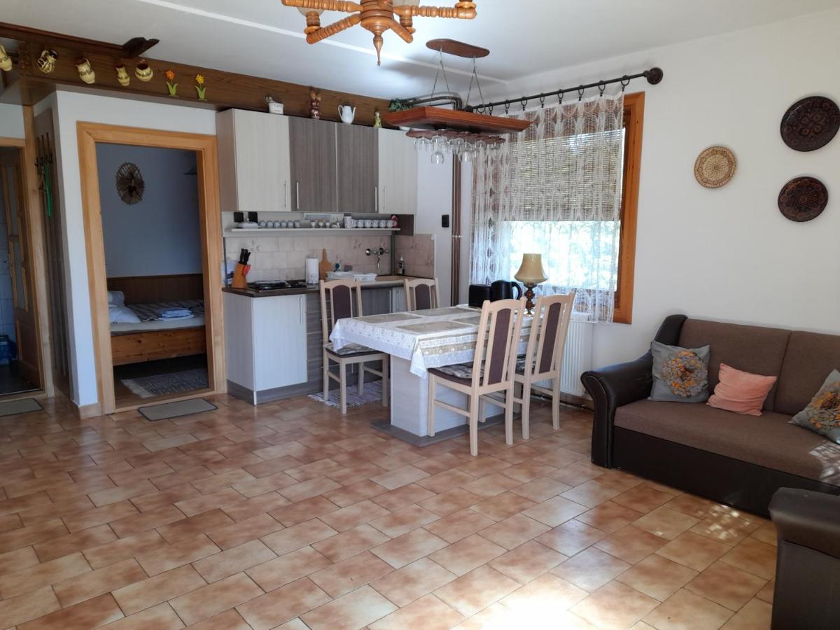 Harmonia Vendeghaz 100 Meterre Az Igali Gyogyfuerdotol Appartement Buitenkant foto
