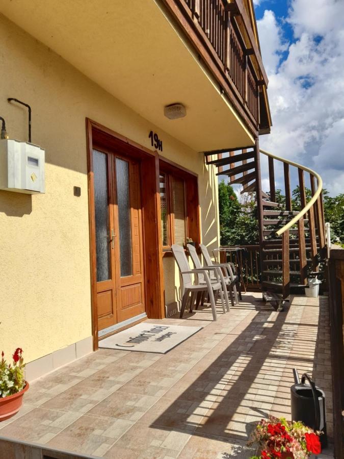 Harmonia Vendeghaz 100 Meterre Az Igali Gyogyfuerdotol Appartement Buitenkant foto