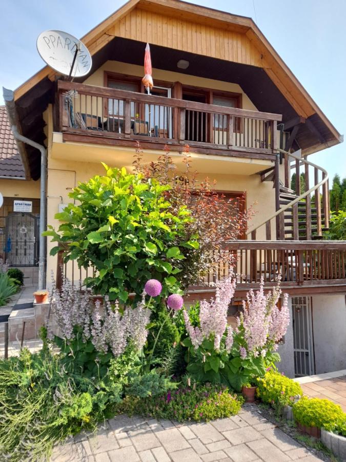 Harmonia Vendeghaz 100 Meterre Az Igali Gyogyfuerdotol Appartement Buitenkant foto