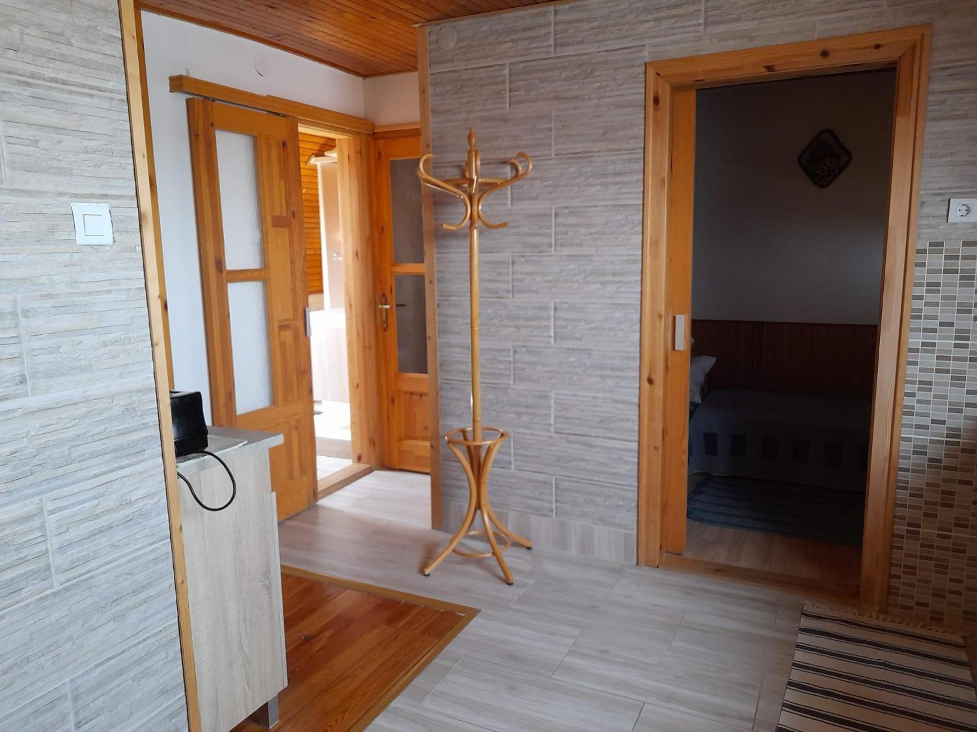Harmonia Vendeghaz 100 Meterre Az Igali Gyogyfuerdotol Appartement Buitenkant foto
