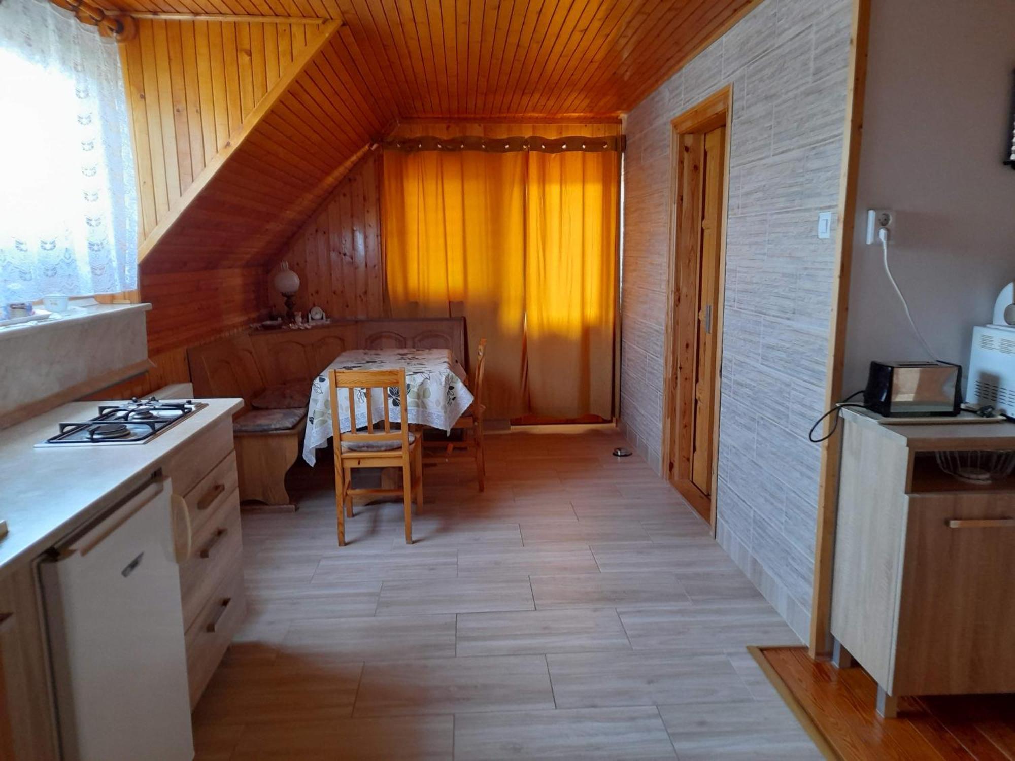 Harmonia Vendeghaz 100 Meterre Az Igali Gyogyfuerdotol Appartement Buitenkant foto