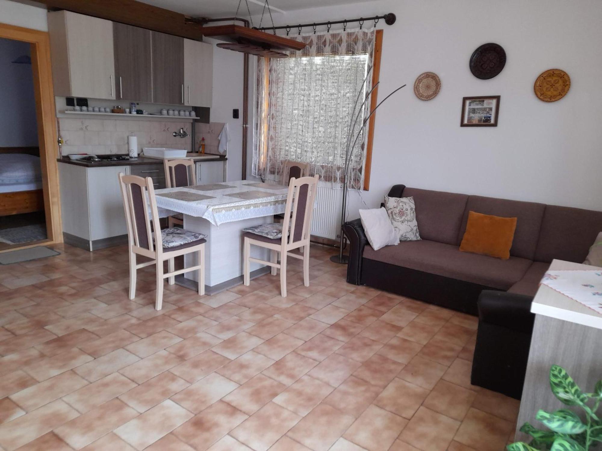 Harmonia Vendeghaz 100 Meterre Az Igali Gyogyfuerdotol Appartement Buitenkant foto