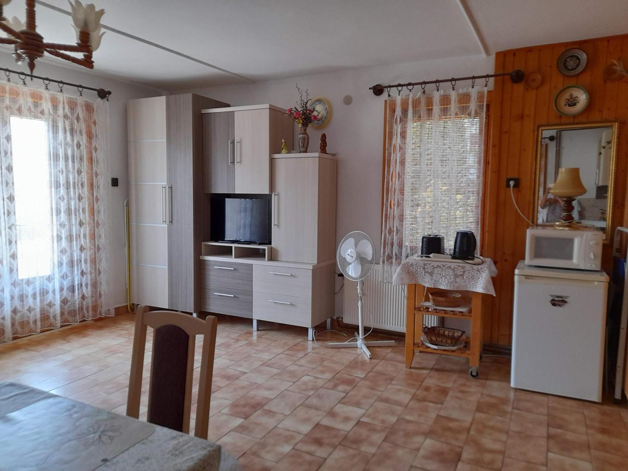 Harmonia Vendeghaz 100 Meterre Az Igali Gyogyfuerdotol Appartement Buitenkant foto