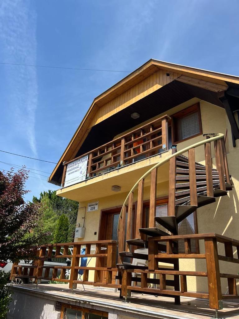 Harmonia Vendeghaz 100 Meterre Az Igali Gyogyfuerdotol Appartement Buitenkant foto